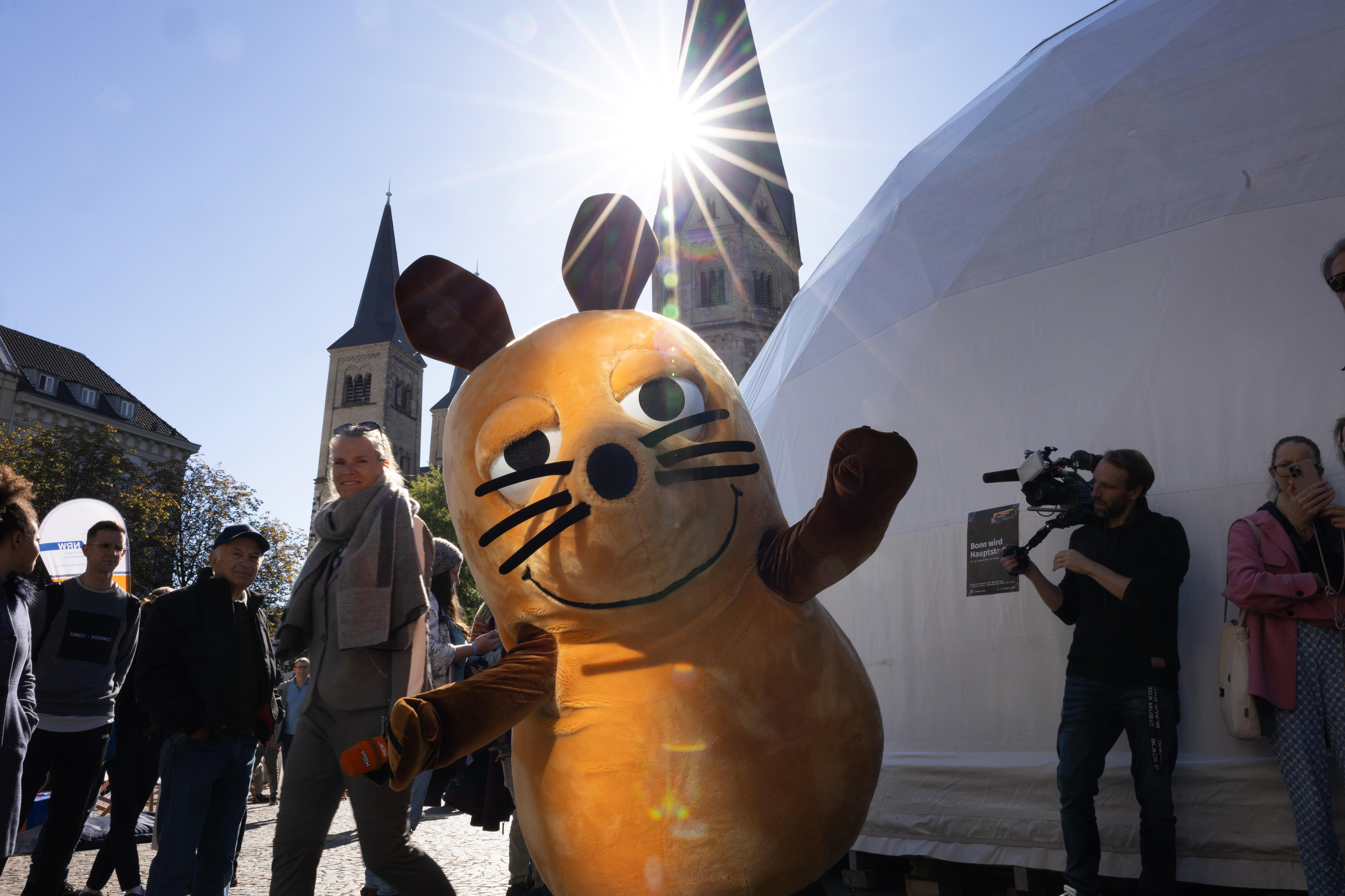 Die Maus vor dem Lila Zelt auf dem Münsterplatz