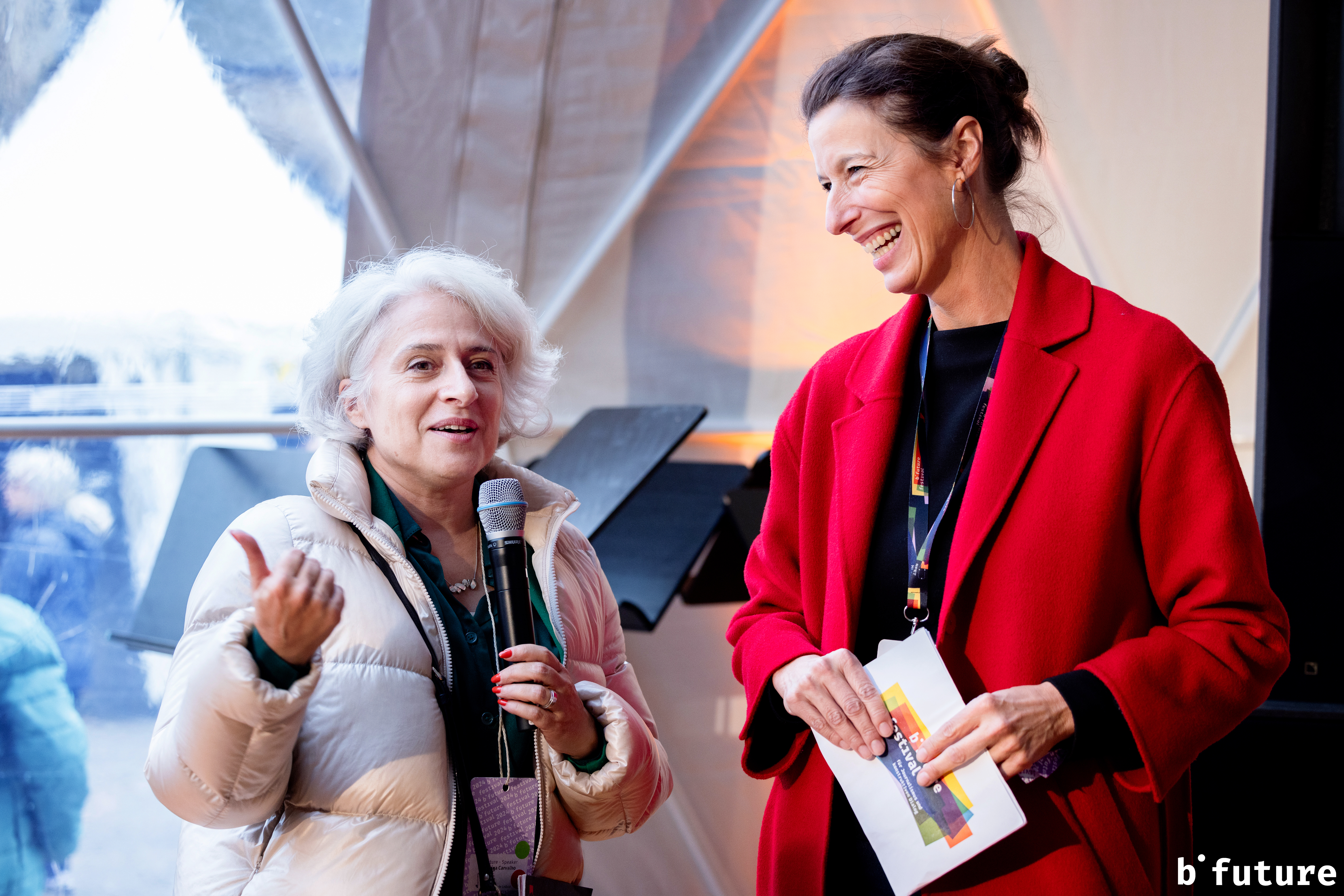 Ellen Heinrichs und Catarina Carvalho bei der Closing Ceremony